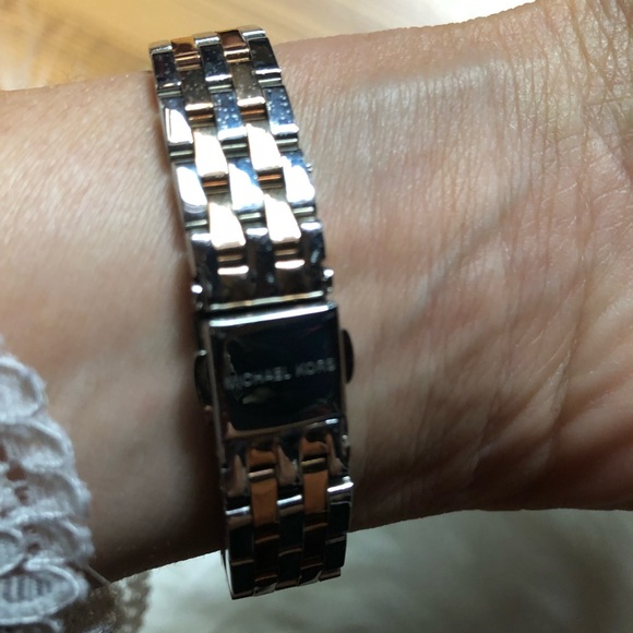 Michael Kors Watch - Picture 4 of 5